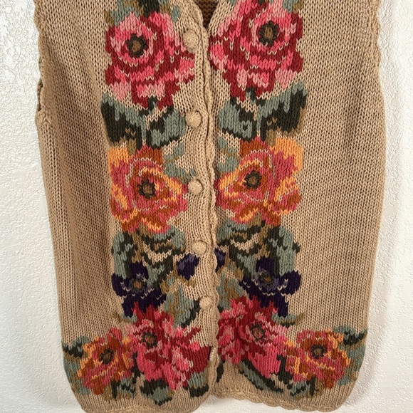 The Eagles Eye Tan Floral Button Down Sweater Vest Scallop Edge Size Medium - Picture 2 of 6